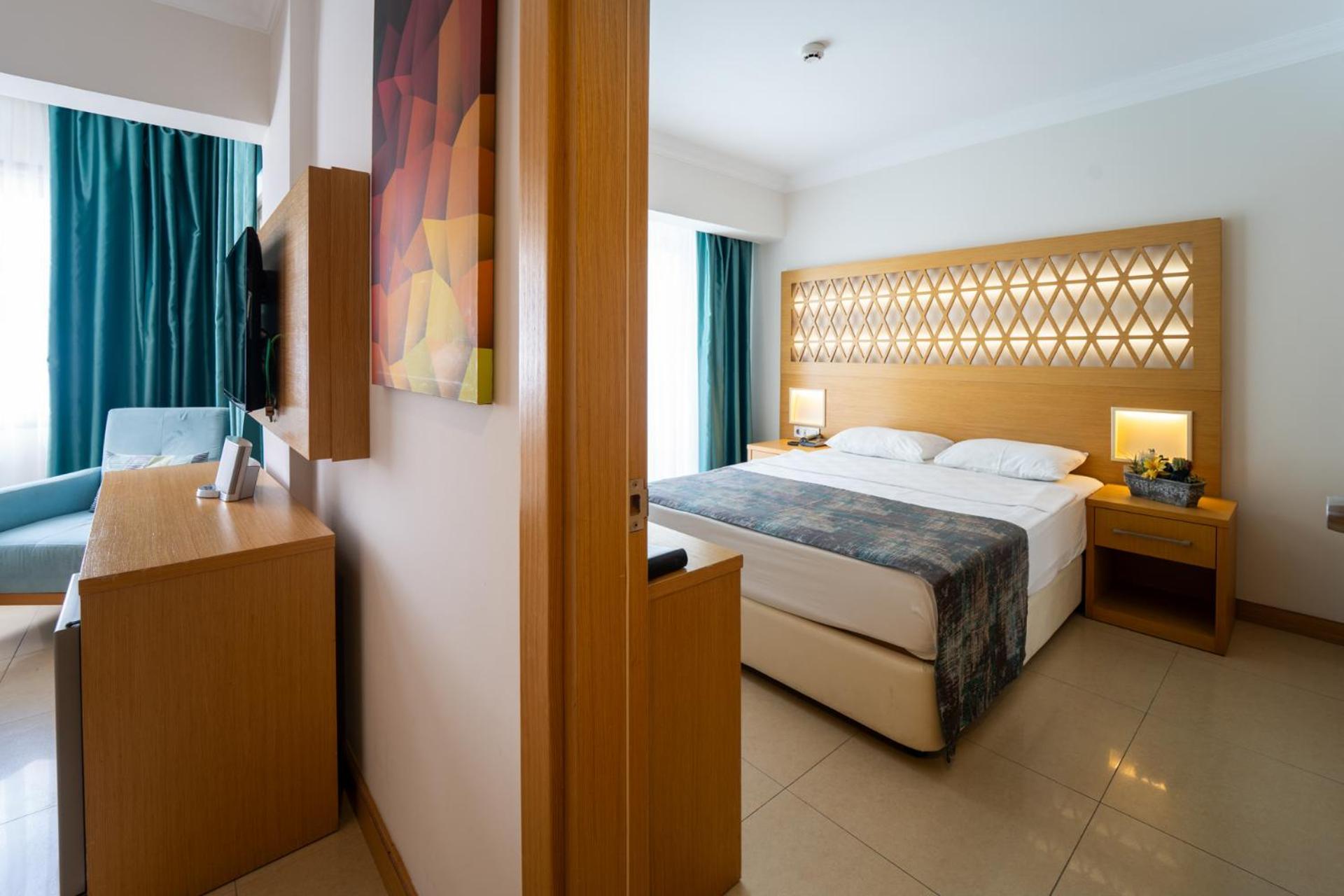 Aurasia Design Hotel 말마리스 외부 사진