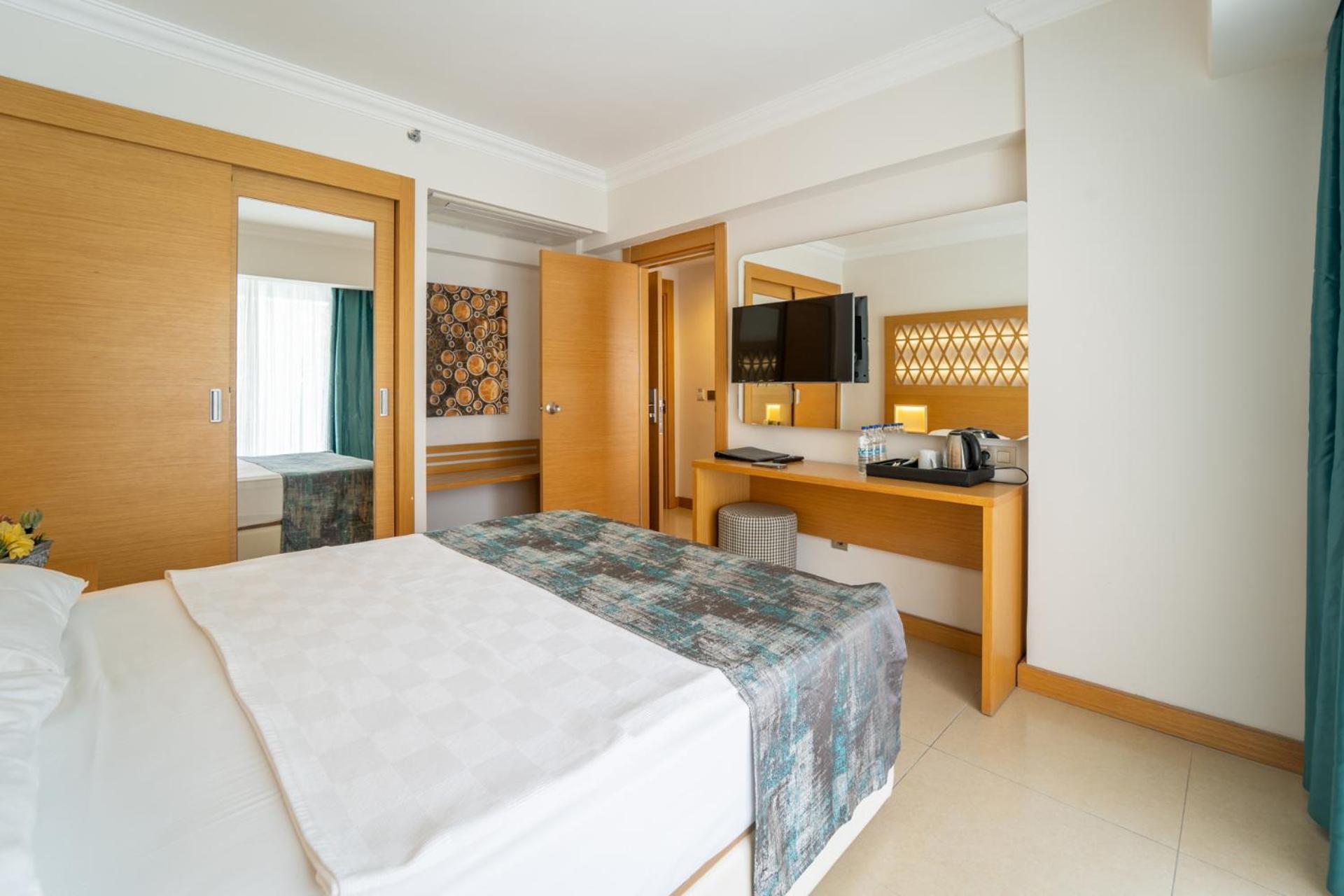 Aurasia Design Hotel 말마리스 외부 사진